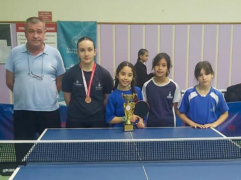 İKİ KUPA, İKİ MADALYA