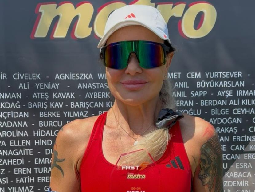 AYÇA ÇÖMLEKÇİLER KÜRSÜDE