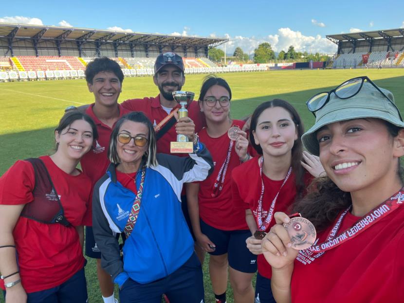 OKÇULUKTA ÇİFTE KÜRSÜ BAŞARISI