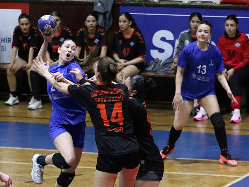 İZMİR BBSK: 26 -  İSKENDERUN BELEDİYESİ: 32