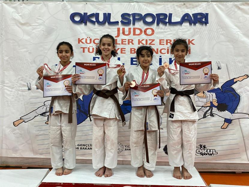 SPOR OKULLARINDAN KÜRSÜYE 