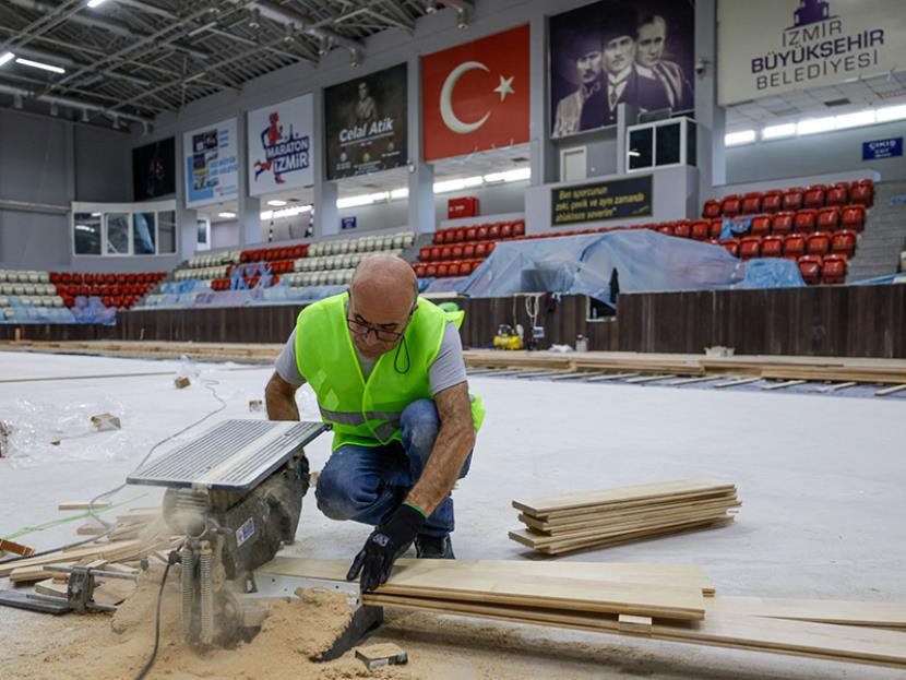 CELAL ATİK SPOR SALONU YENİLENİYOR